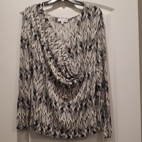 Jennifer Lopez Fractured Glamour Crossover Wrap Top - Picture 10 of 13